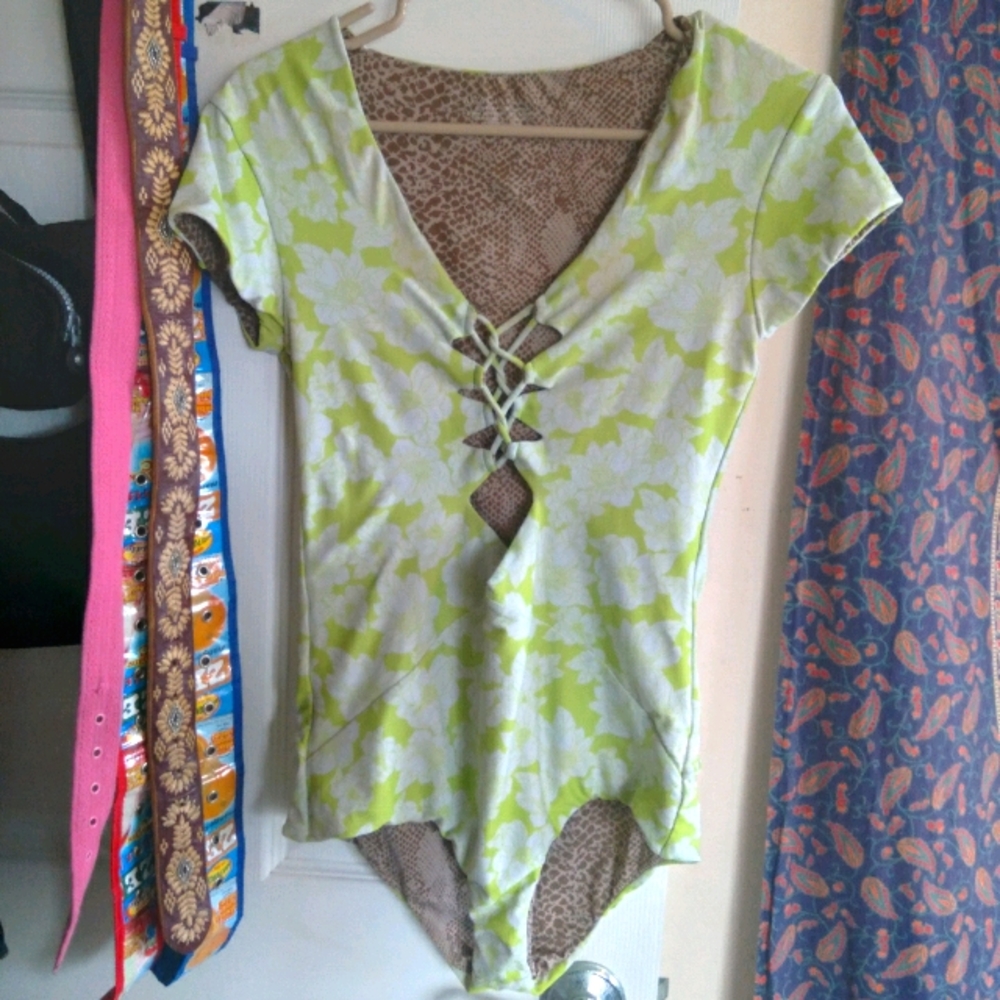 Acacia Neon Magnolia One Peice